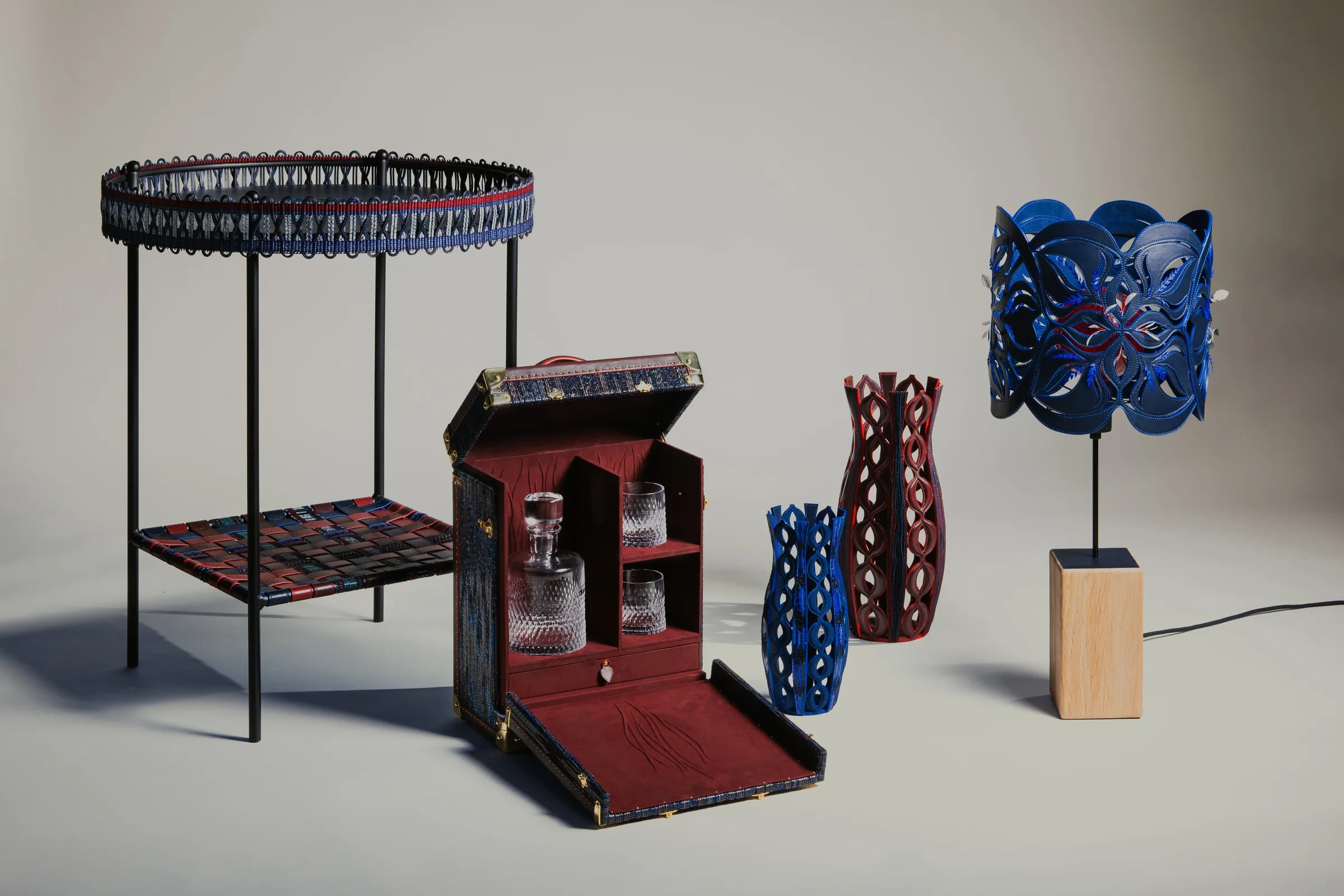 Mobilier, maroquinerie et objets d’art créés par Les Ateliers Carnoy