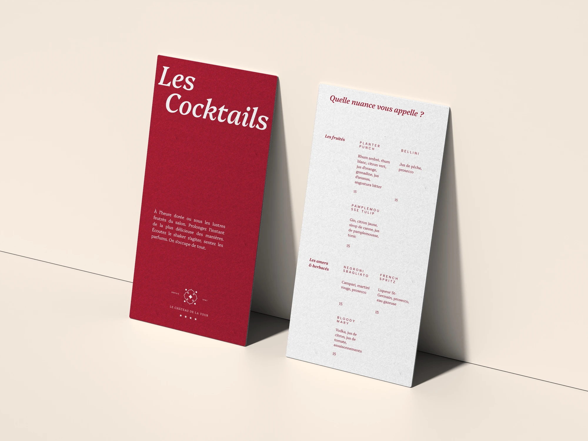 Deux faces d’une carte de cocktails bordeaux du Château de la Tour