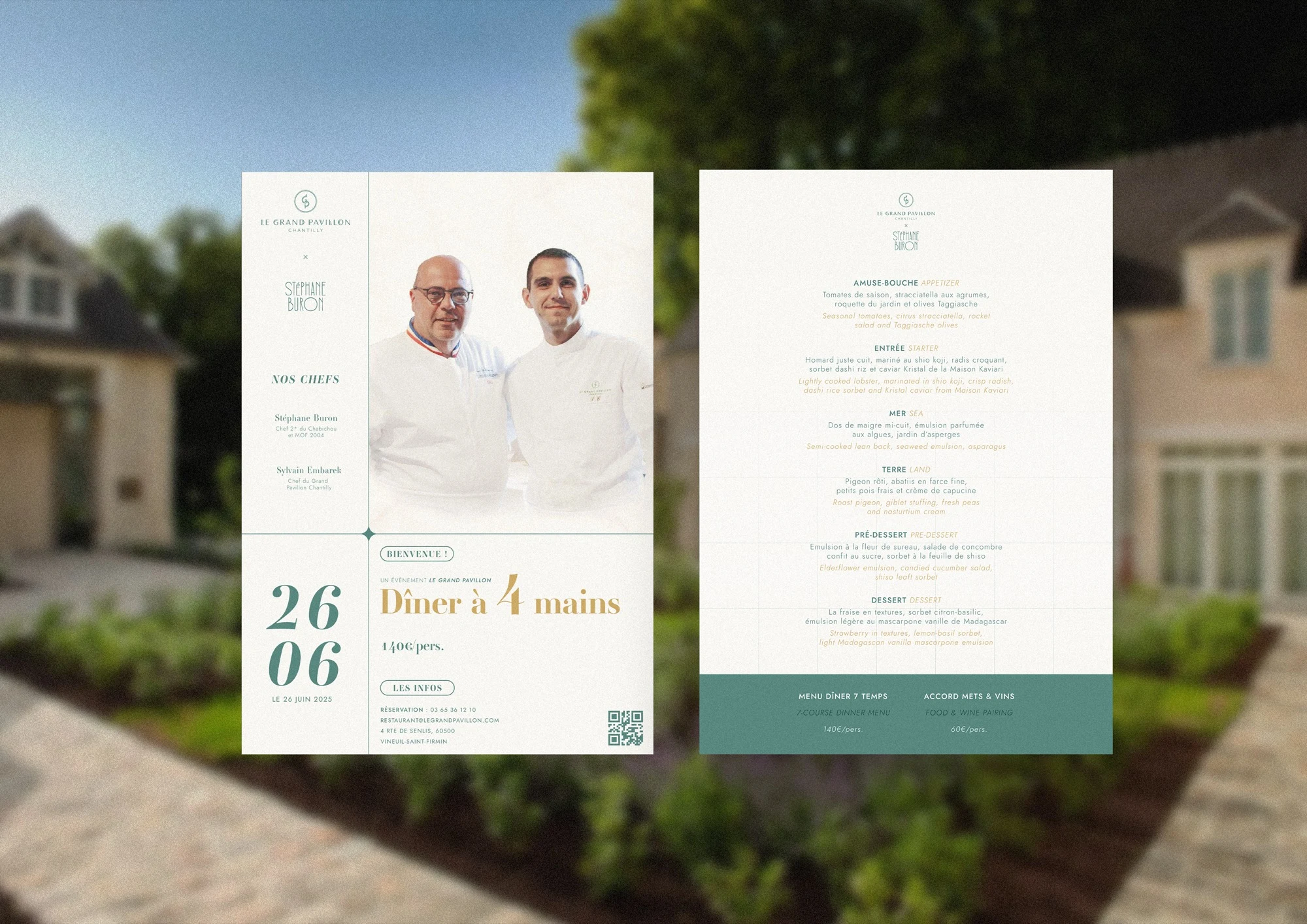Flyer recto verso du dîner à quatre mains du Grand Pavillon Chantilly présenté devant une vue du domaine