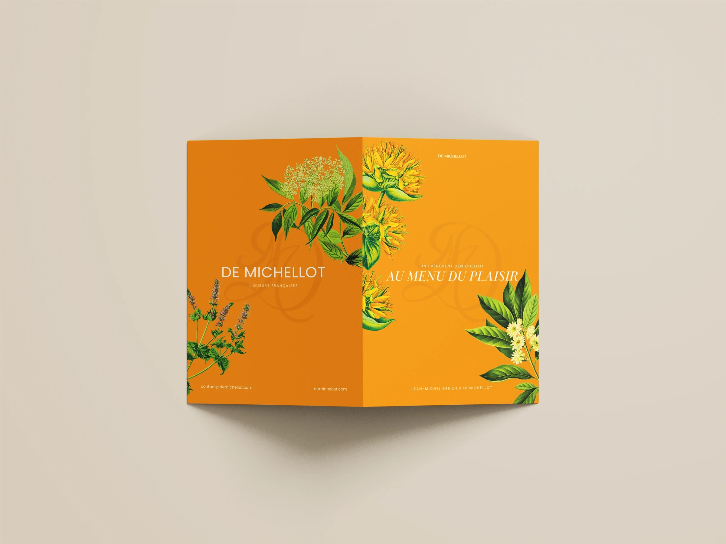 Mise en situation de la couverture orange et du dos botanique du menu Jean-Michel Breizh × De Michellot