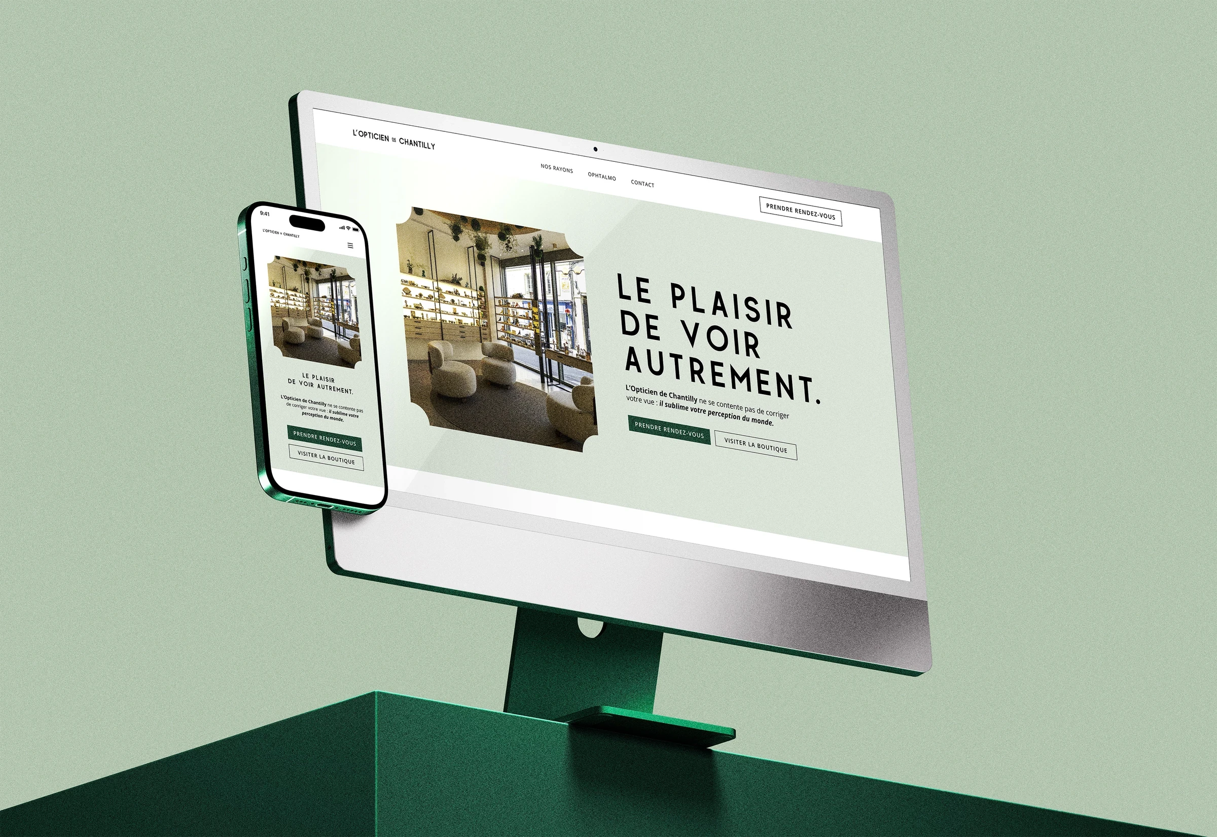 Maquette du site de L’Opticien de Chantilly présentée sur iMac et iPhone